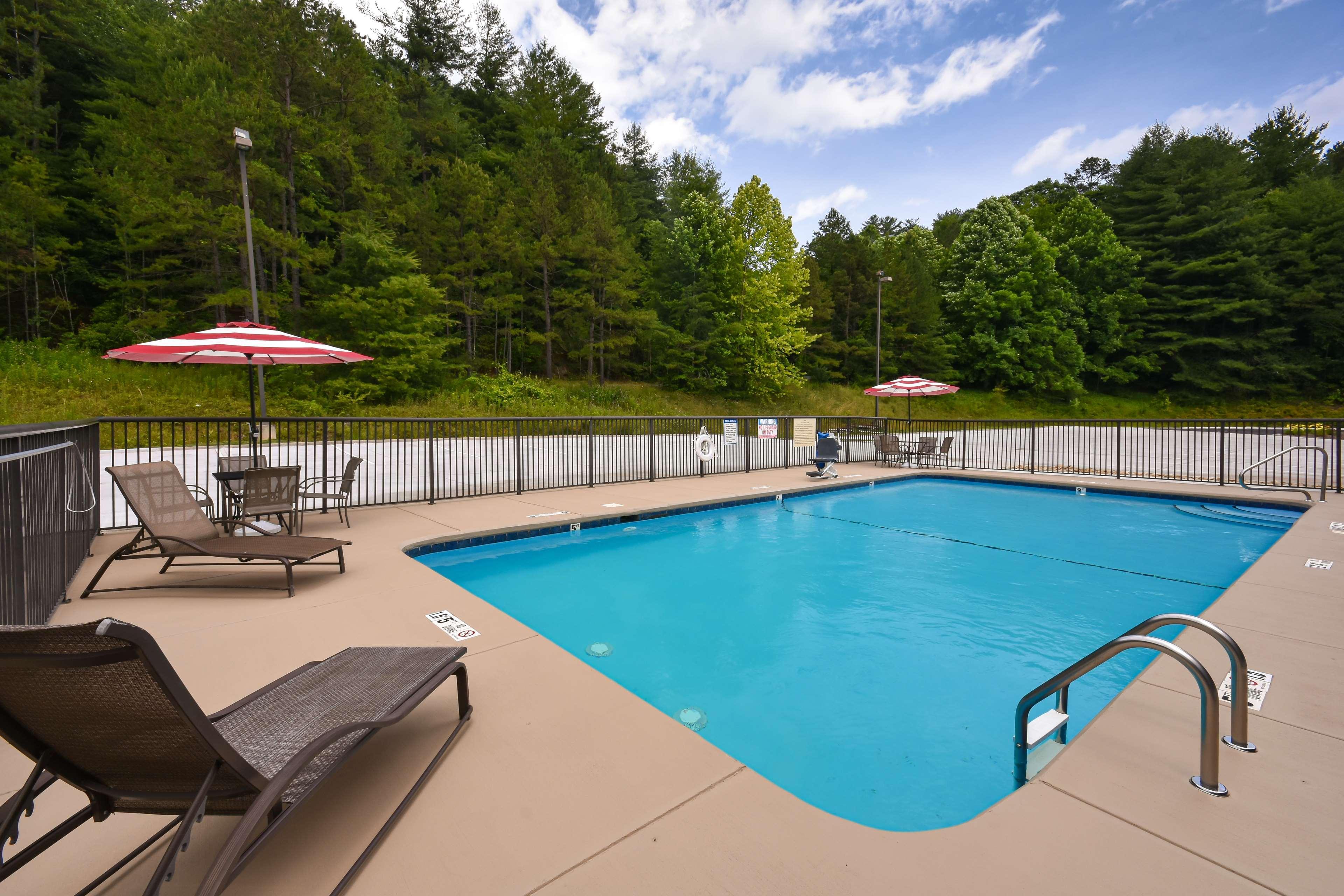 Hampton Inn Brevard Pisgah Forest Екстер'єр фото