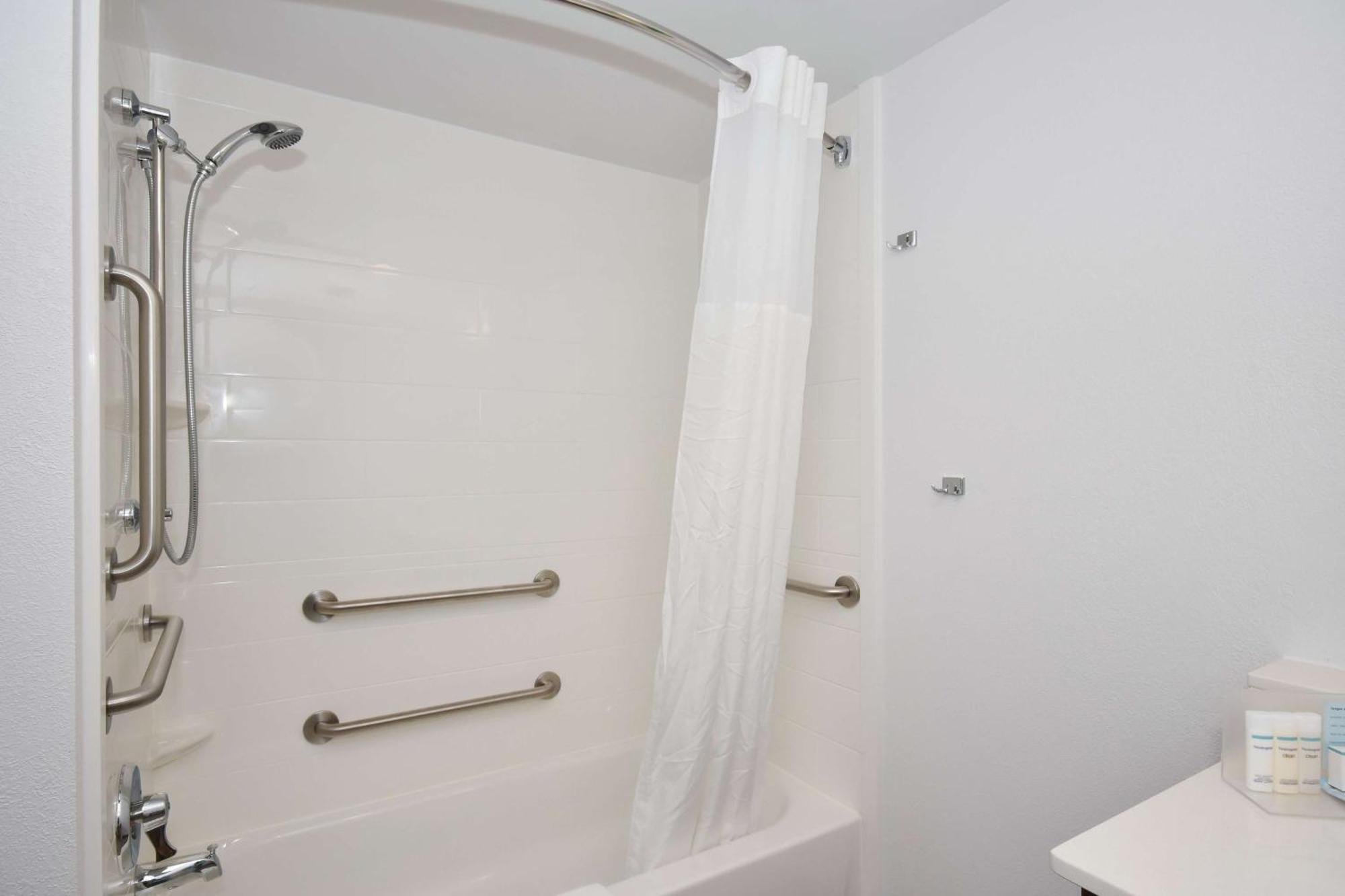 Hampton Inn Brevard Pisgah Forest Екстер'єр фото